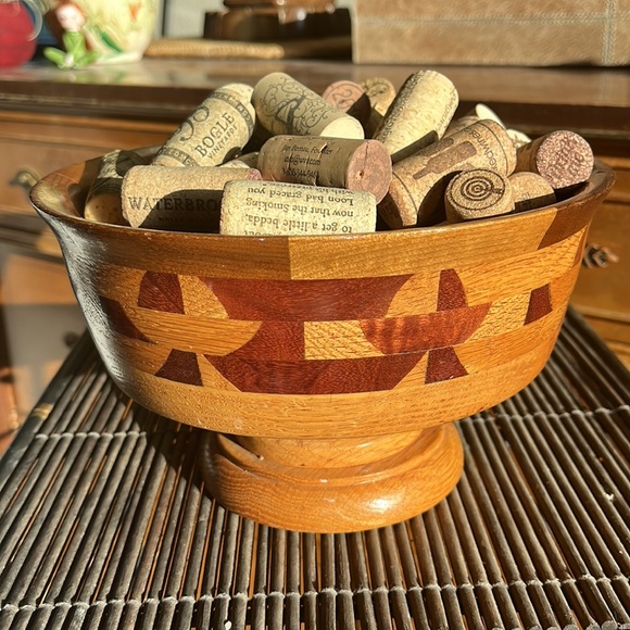 Beautiful footed wood bowl with multiple wood colors - Picture 6 of 9